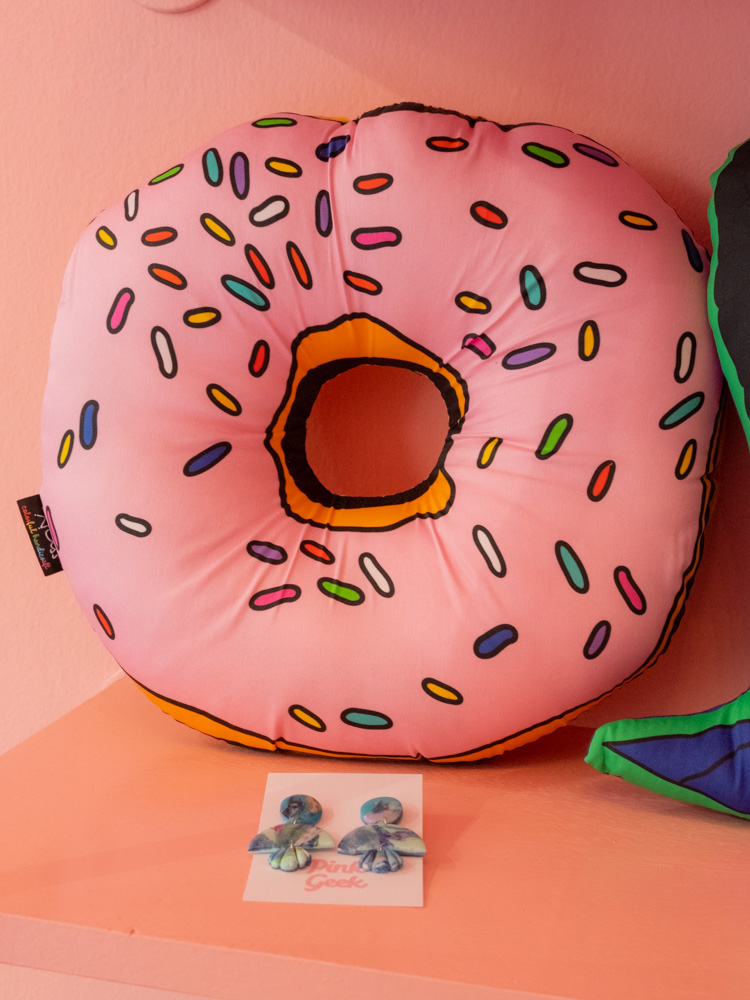 Donut – shaped pillow